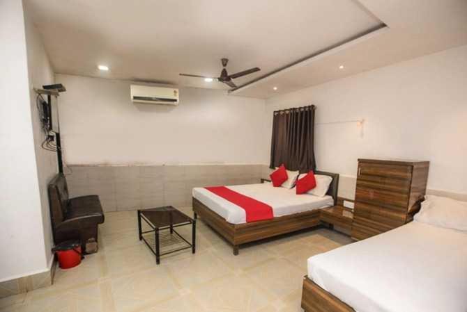 O Sea Land & Restuarant Hotel Nirmal (Maharashtra)